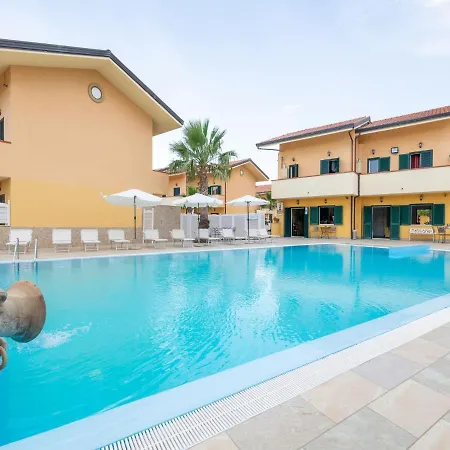 Beachside In Villa Paestum